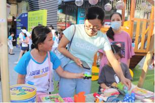 公益小市集凝聚爱心力量,小爱心凝聚大力量