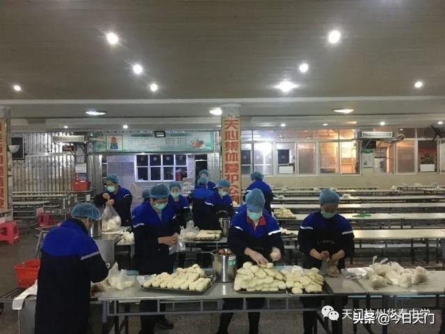 华泰后勤献爱心,暖心饭菜送一医——湖北天门华泰中学为市人民医院提供早中晚饭菜小记