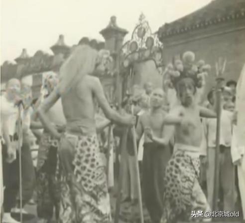 京城残手毽王小斗儿，身怀绝技不称王，其实这就是北京精神