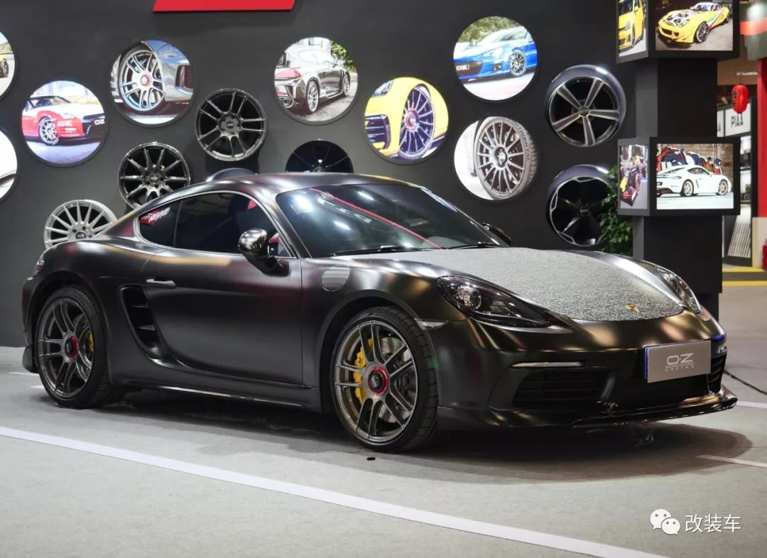 改装车聚会,改装车齐聚车展