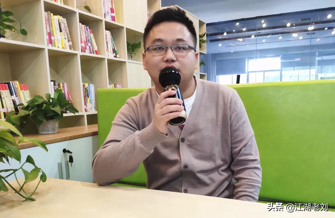 唱吧精灵话筒q3直播唱歌评测,唱吧精灵麦克风q3接收器