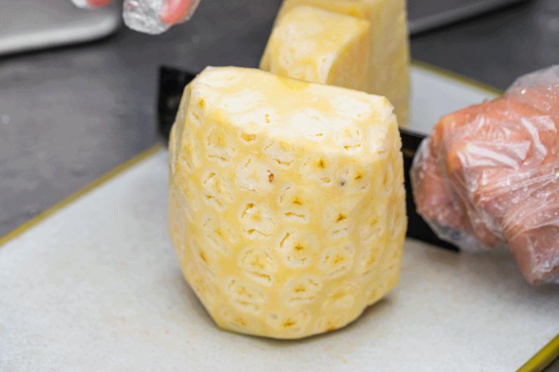 买一送一！大肚子水果茶来了，足足1000cc，单靠吸管都吸不动