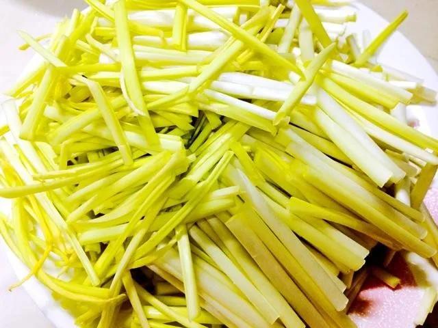 小时候的辣条豆腐丝,豆腐丝可以做什么汤