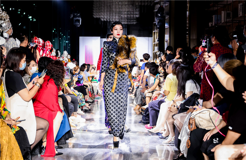 胡社光新中式旗袍走秀视频,胡社光时装发布会