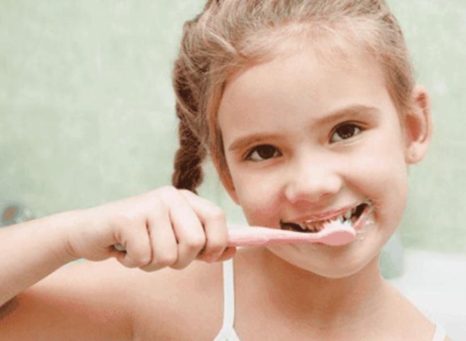 小孩牙齿过稀怎么办,小孩牙齿磨损不能吃什么