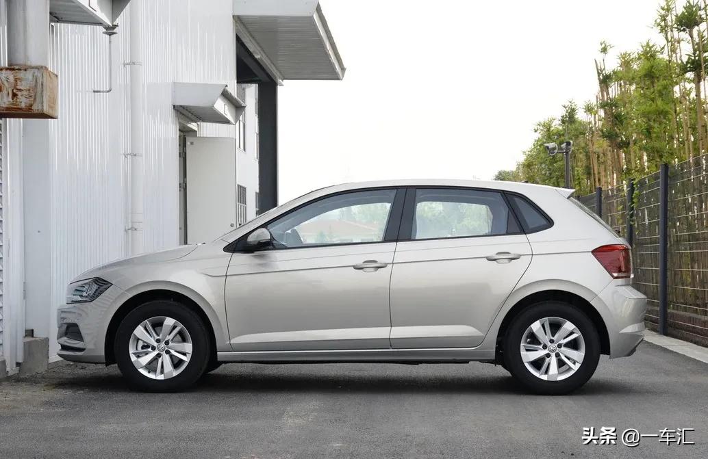 2011年的朗逸和polo选哪个,大众polo和朗逸1.5自吸哪个平台好