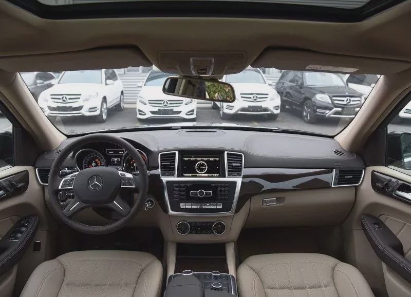 100多万买奔驰傻吗,买100万的车算有钱人吗