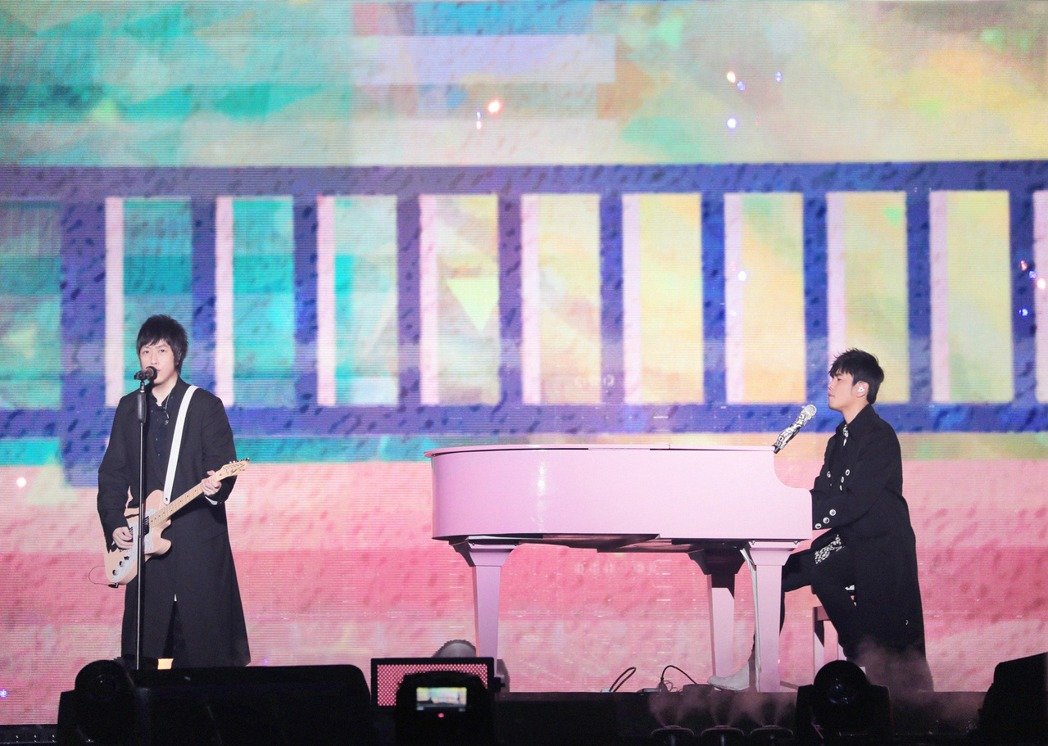 周杰伦助唱五月天,周杰伦谈和阿信说好不哭