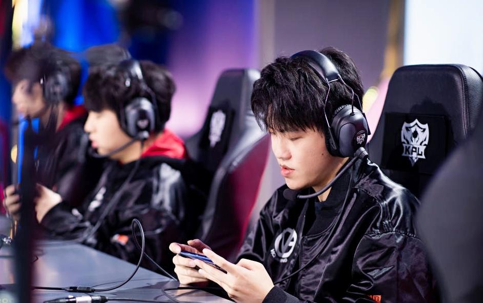 DBS、斗化马被零封！荣耀菁英会，深圳DYG青训“惊现”一诺