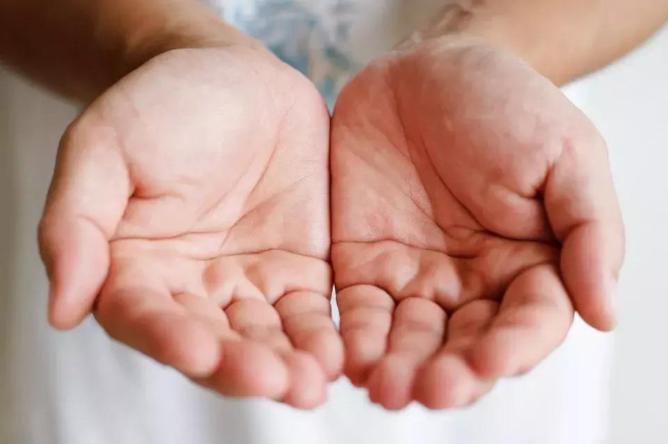 手心青筋突然发紫怎么回事,大鱼际青筋明显是心脏不好吗