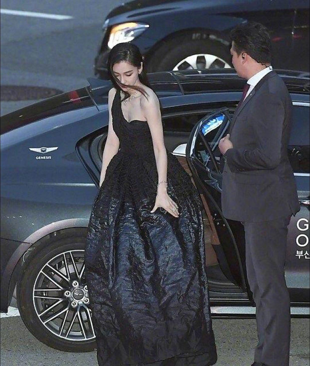 韩国釜山电影节杨颖自我介绍,杨颖2019韩国釜山电影节