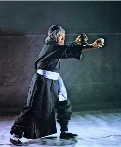 他是中国最牛演员，5个儿子都是大腕明星大儿子火过周星驰甄子丹