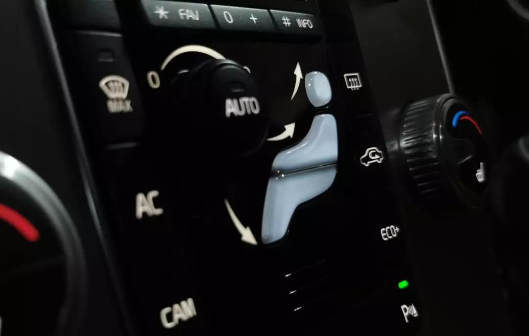 开了1年的沃尔沃s60,开了三年的沃尔沃s60还值多少钱呢