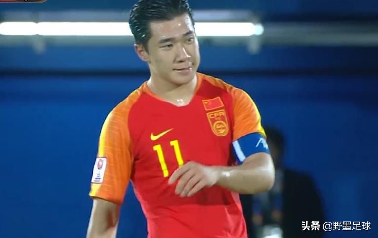 中国队失误停球名场面,中国队停球过人搞笑集锦