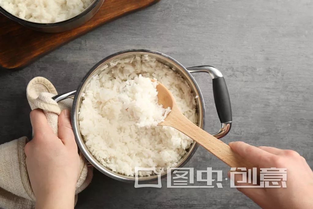 一碗饭吃出了半辈子的心酸,吃上饭才最重要