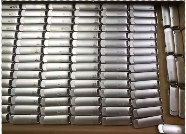 深圳光纤激光打标机打标金属铭牌,激光打标机金属制品雕刻