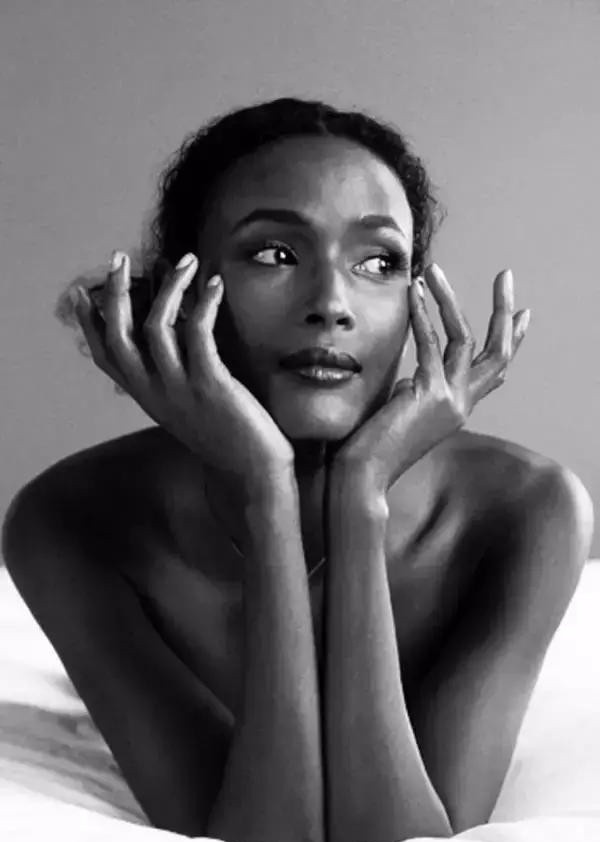 维密超模华莉丝：从底层黑人到顶级名模，远没有你想的那么简单