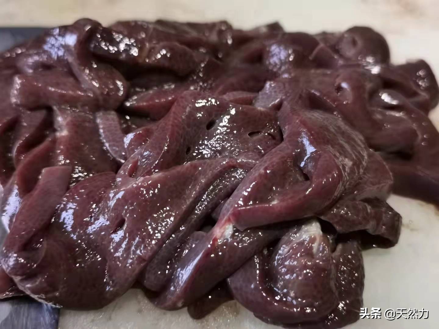 猪肝汤怎么做又嫩又不糊汤,猪肝汤要怎么做才脆爽