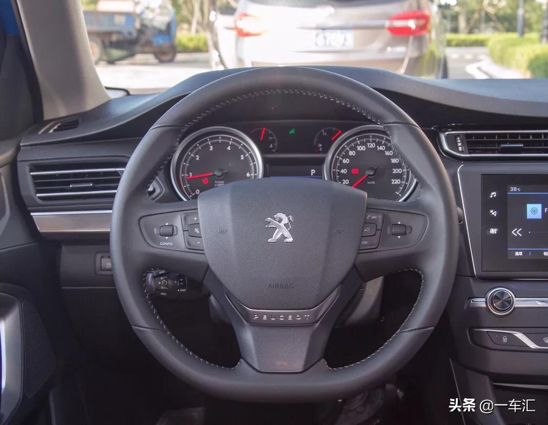 标致408与朗逸哪个更值得购买,标致4082019款离地间隙