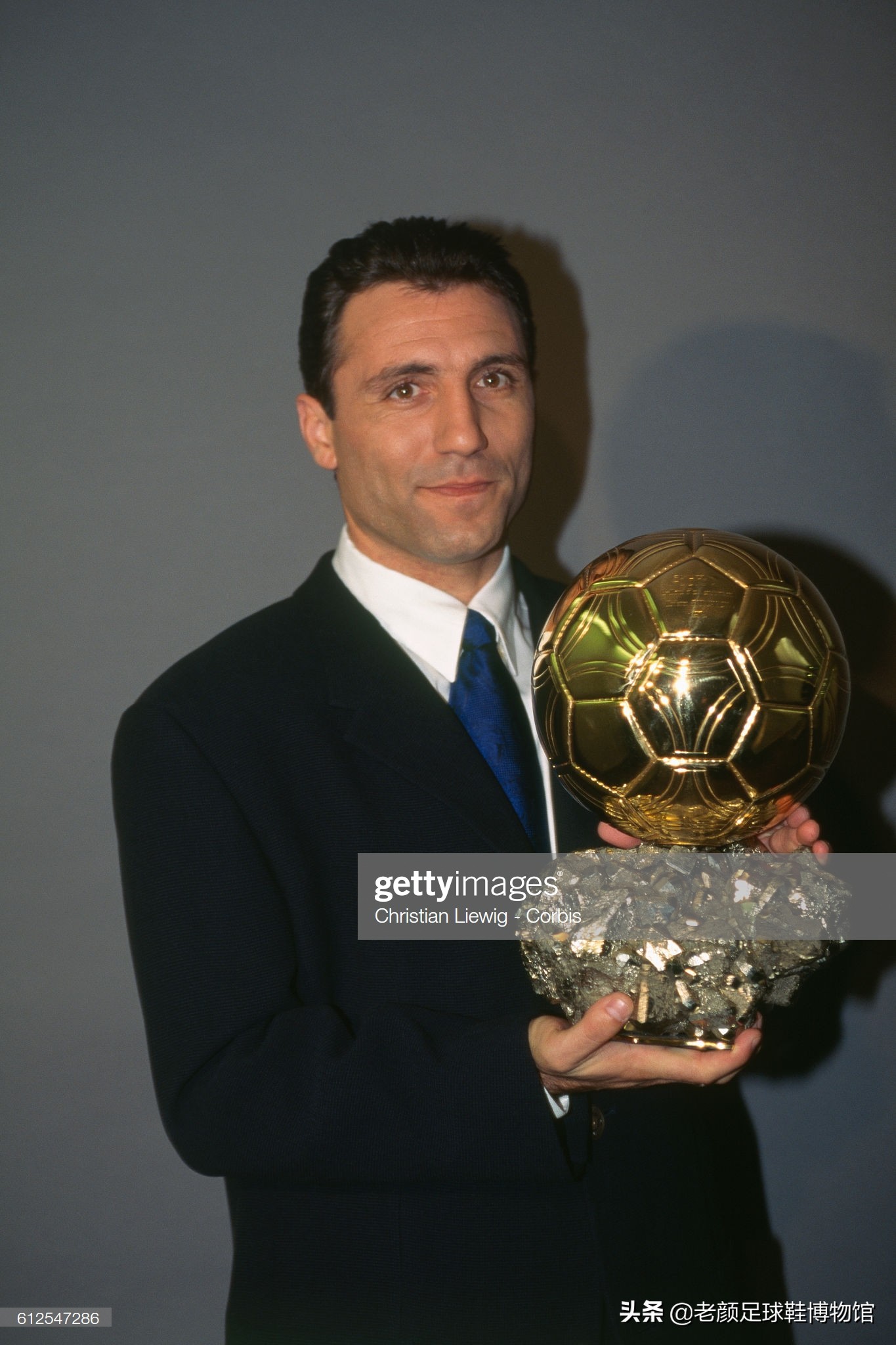 脾气最火爆的巴萨巨星，脚踩皇马球衣和裁判的脚，曾被终身禁赛