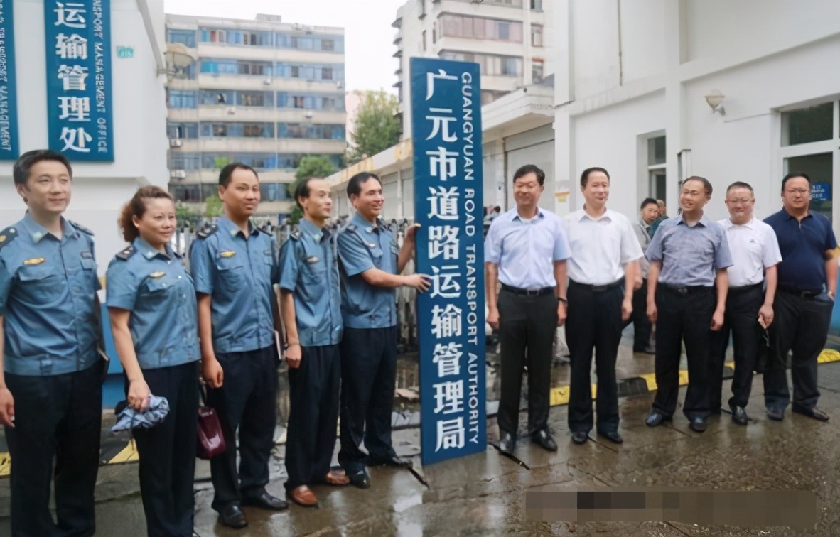 考事业编公务员哪些专业占优势,小白考事业编选哪个机构好些