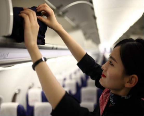 郑强谈空姐端茶倒水,郑强教授谈到空姐要研究生学历