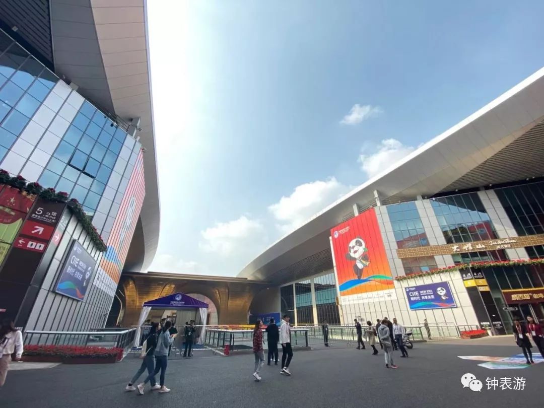 瑞士天梭表系列介绍,天梭男表进博会款