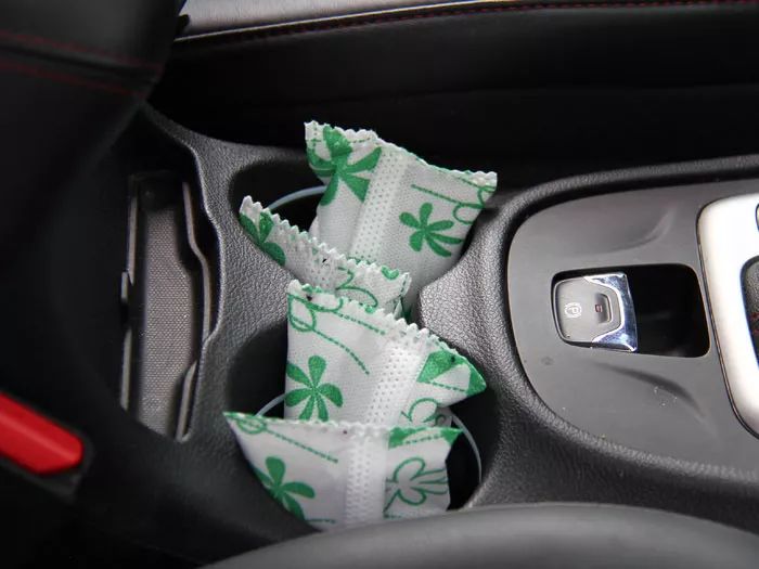 去除车内气味的方法,去除新车内异味的最有效的方法