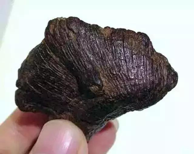 最好的小叶紫檀手串价格,金丝楠木沉香海黄小叶紫檀