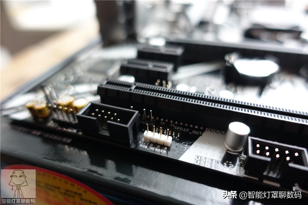 灯罩装机日记001：妹子的万元设计游戏机，感觉主板选错了