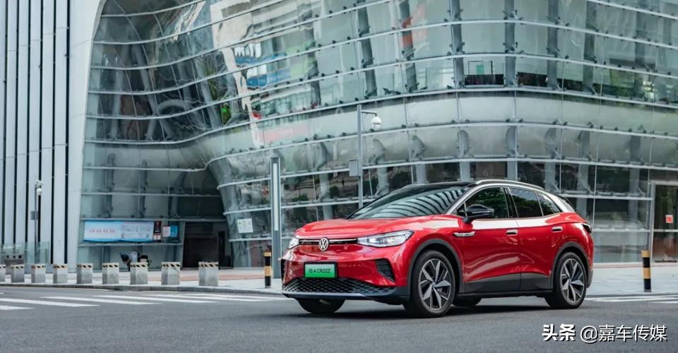 厉兵秣马后发制胜ID.4CROZZ领衔传统豪门电动化强势*攻反**