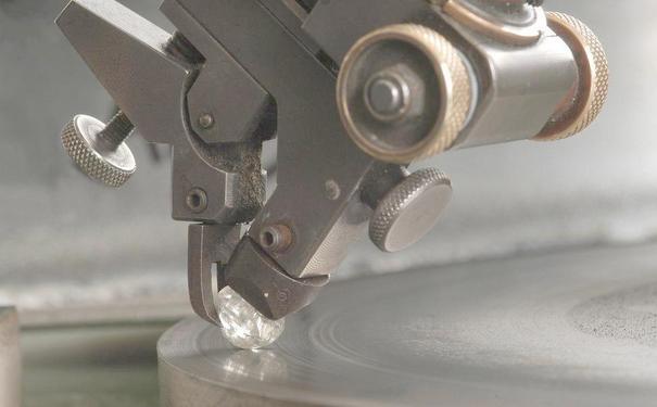 钻石真的那么稀有吗,钻石究竟珍贵吗