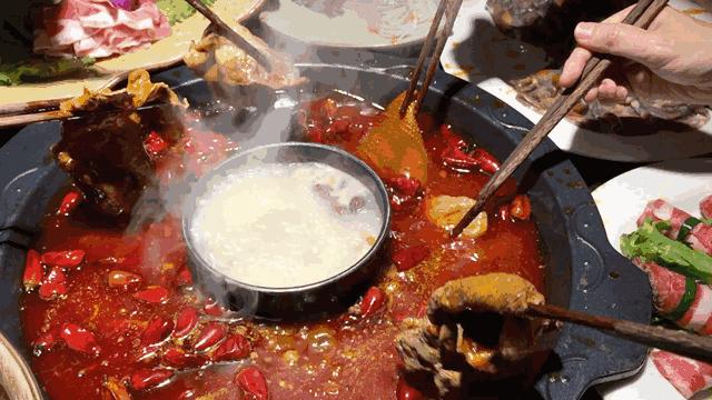 长期蹲厕所玩手机得痔疮,长时间蹲在厕所玩手机有害吗