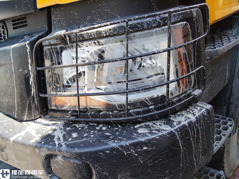 8x8斯堪尼亚,8x8是几驱