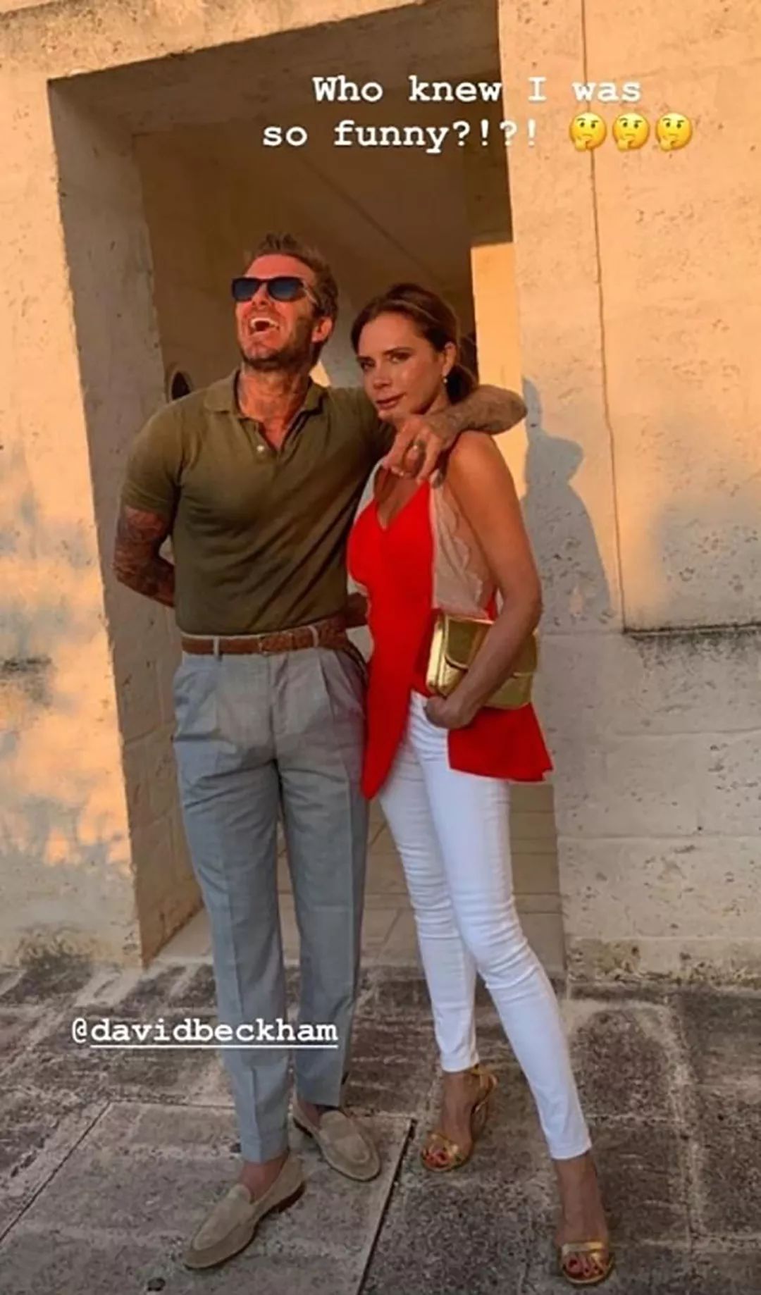 贝克汉姆夫妇重穿结婚礼服,贝克汉姆跟贝嫂出席活动