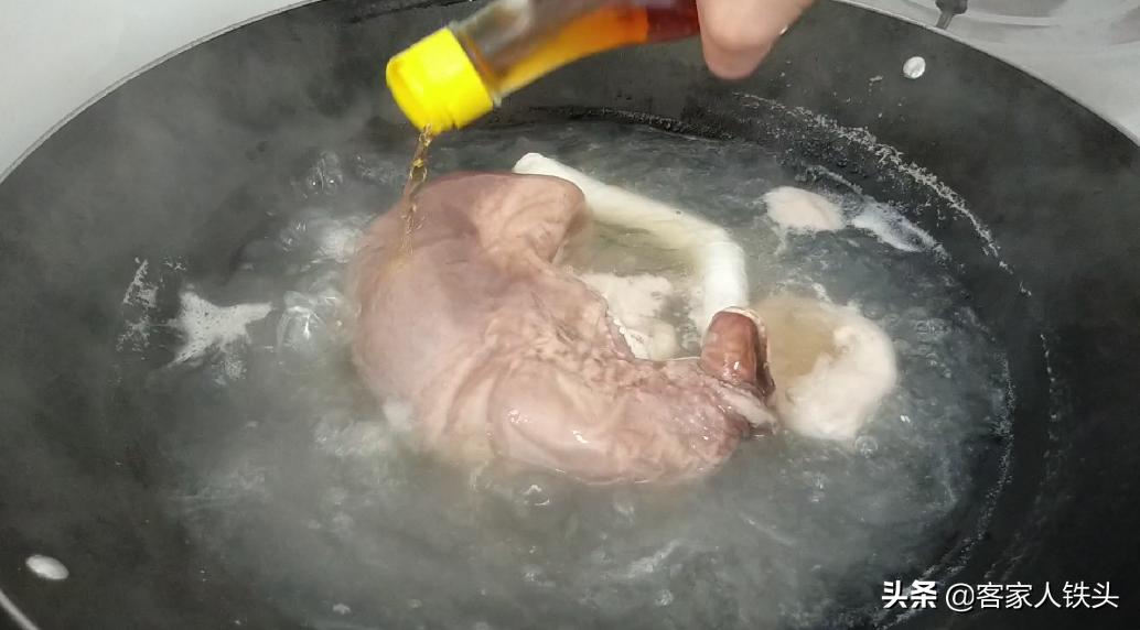 客家猪肚怎么煲汤又脆又嫩,爱吃猪肚的要收藏猪肚