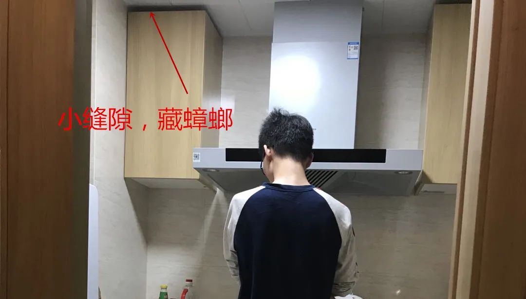 餐厅吊顶和厨房吊顶怎么衔接,厨房吊顶集成好还是石膏板吊顶好