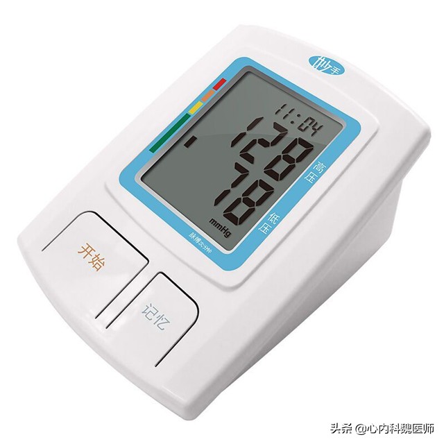 怎样正确使用腕式电子血压计测量,手表式电子血压计的正确使用方法