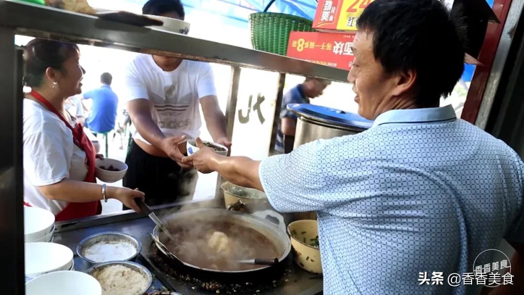 一条街上好几家面馆还能开吗,一条街上开一样的店叫做什么