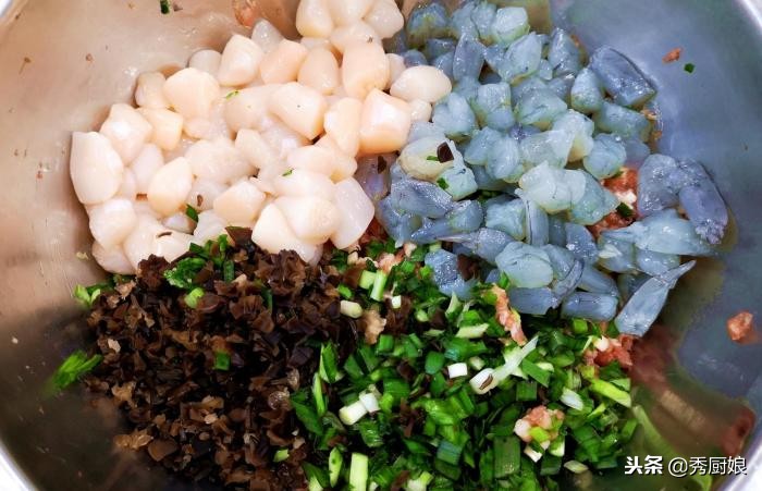 饺子馅这样调才叫鲜，教你做正宗三鲜水饺，鲜香味美，太馋人了