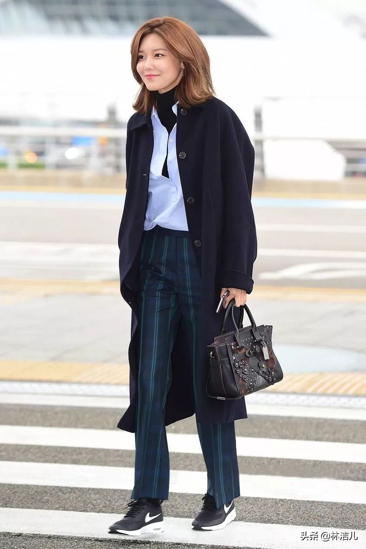 一年四季都是阔腿裤,四季都可穿的显瘦白色阔腿裤