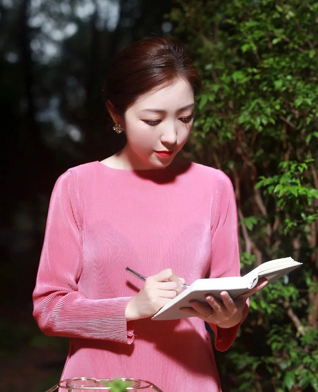 大牌网红化妆品直播,国货高光直播