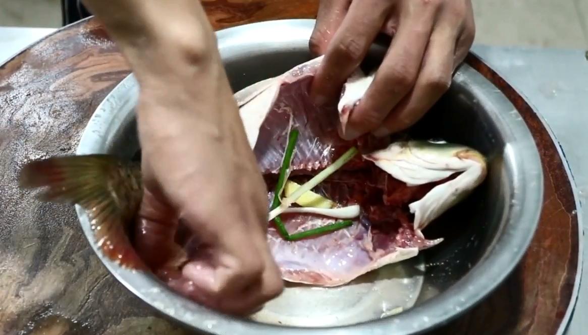 正宗重庆烤活鱼配方,烤活鱼最正宗的做法