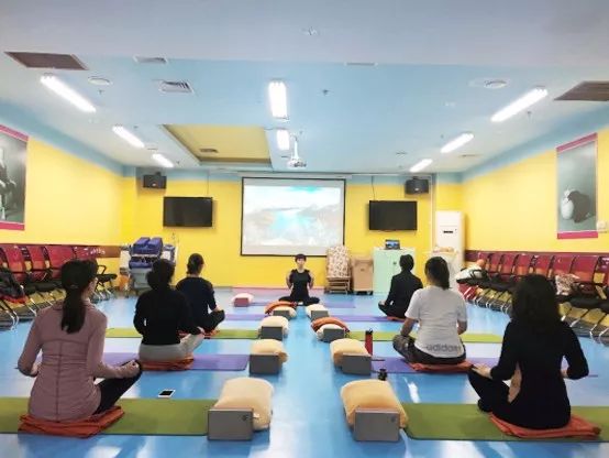 剖宫产和顺产哪个更痛,顺产和剖宫产哪个更痛