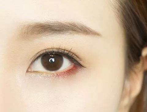 新手如何快速学会化妆,100个实用化妆小技巧化妆新手必看