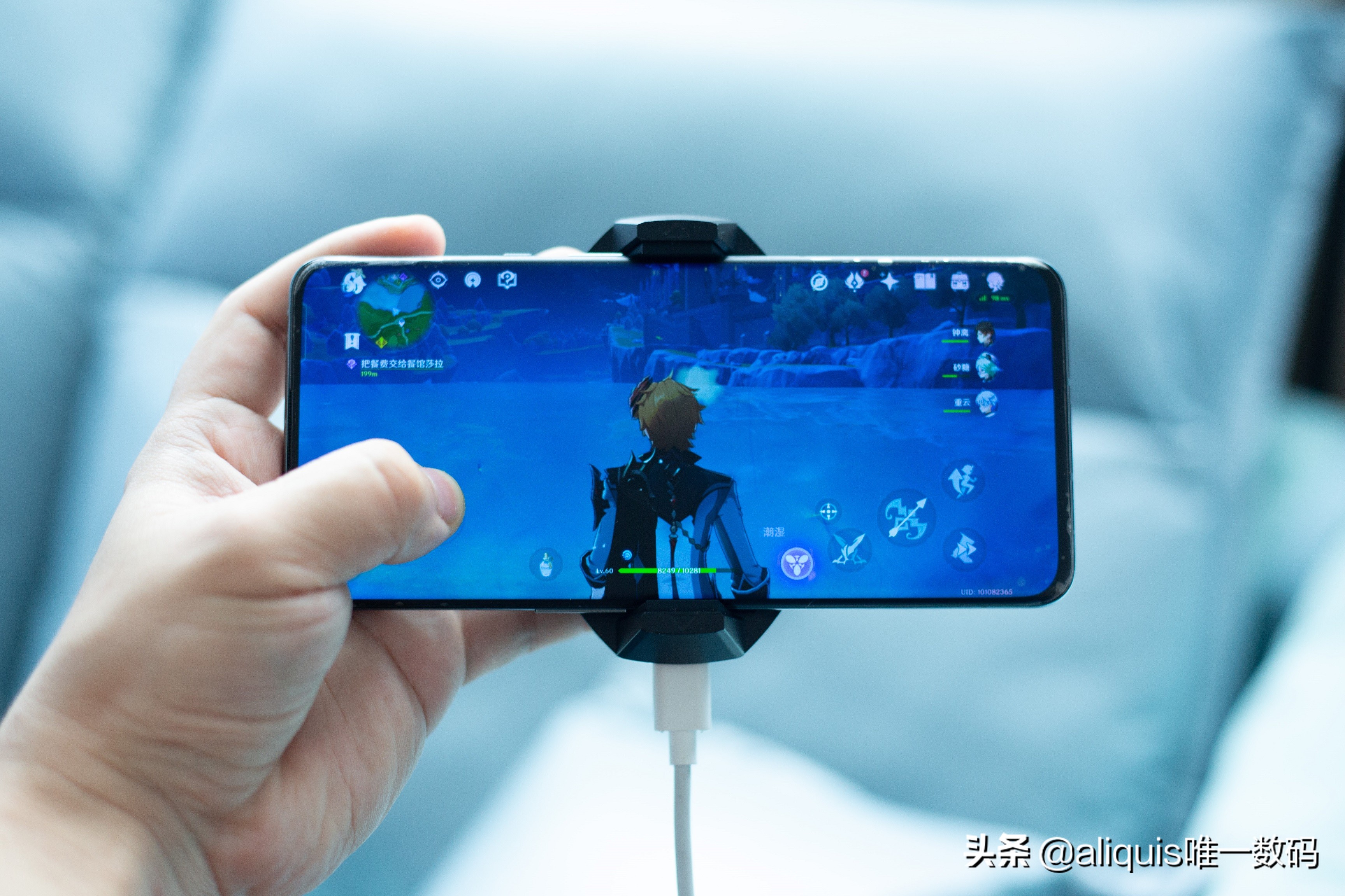 红魔手机加散热器游戏测评,手机玩原神满特效测试