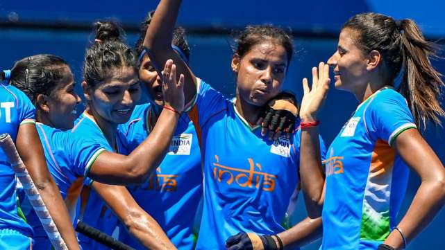 女子曲棍球队员14号,女子曲棍球女队员