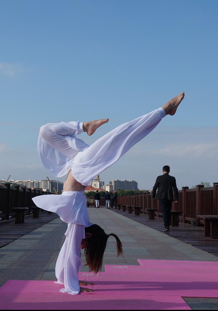 瑜伽和赚钱两不误,瑜伽是值得坚持做的吗