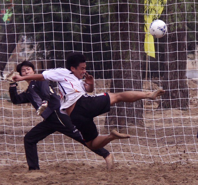 洪泽“足球小子”楚兵：大手牵小手，共筑足球梦