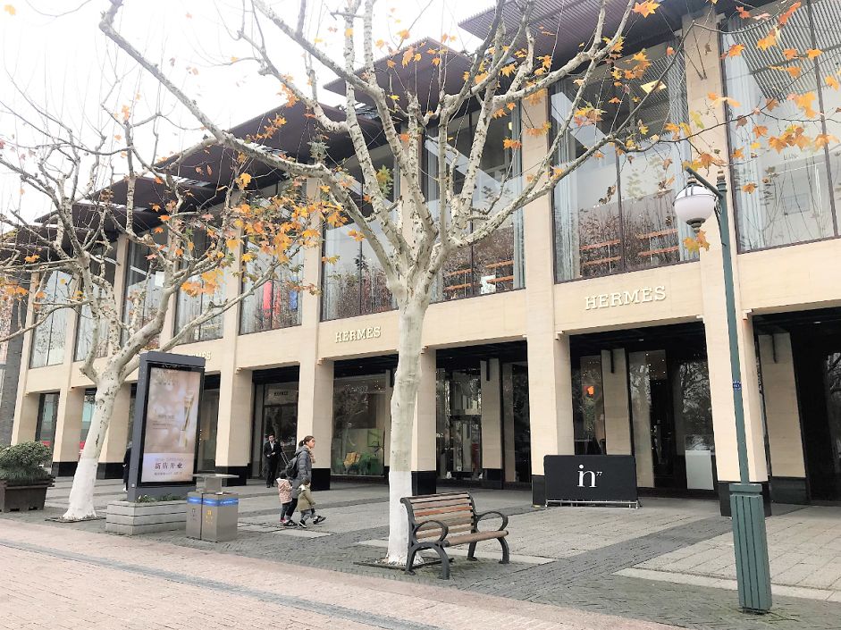 湖滨银泰in77每日客流量,杭州湖滨银泰in77销售额